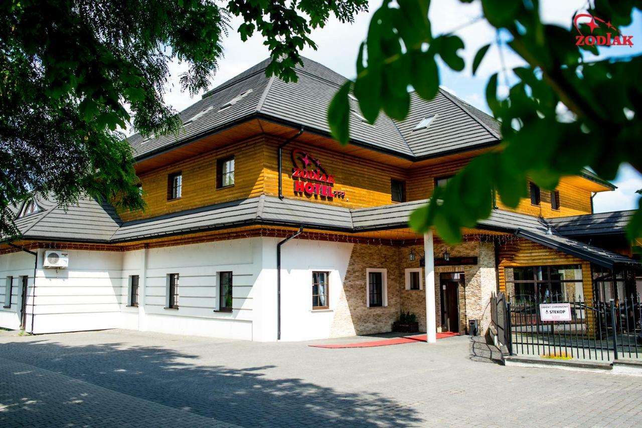 Hotel Zodiak 라돔스코 외부 사진