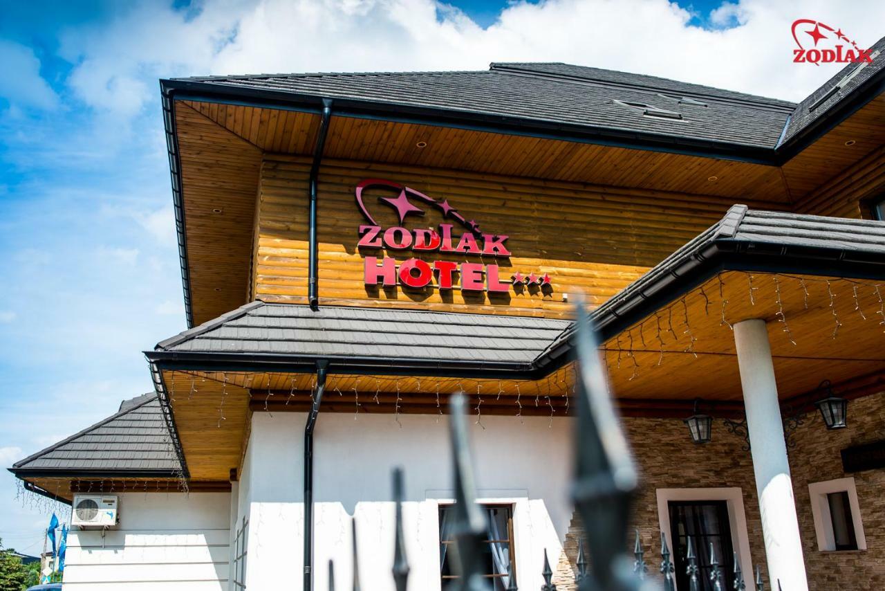 Hotel Zodiak 라돔스코 외부 사진